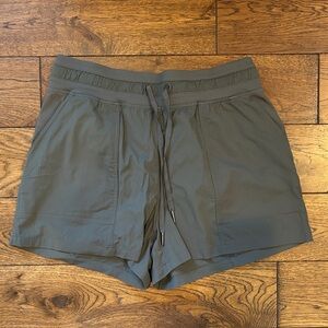 lululemon dance studio short • size 8